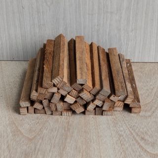 焚き付け用の薪（細い角材）長さ14.5cm　950g(ストーブ/コンロ)