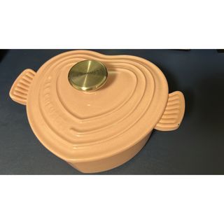 ルクルーゼ(LE CREUSET)の【送料込み】ココット・ダムール シェルピンク(鍋/フライパン)