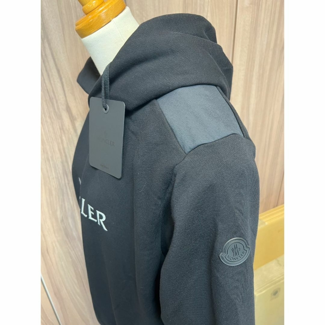 ☆未使用・本物保証☆MONCLER Same But パーカー M　黒色