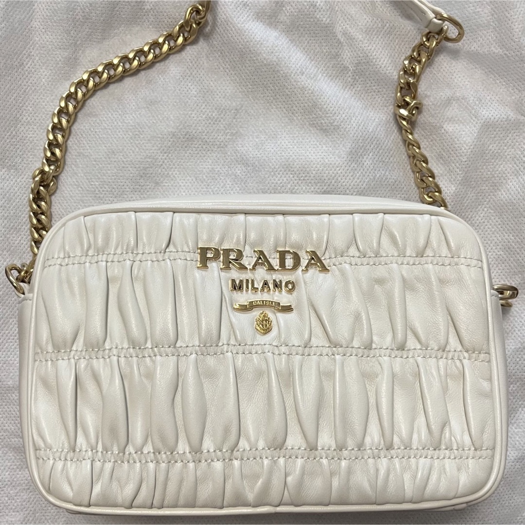 PRADA プラダ ナッパゴーフル ショルダーバッグ ホワイト 1BH112ファスナー内側