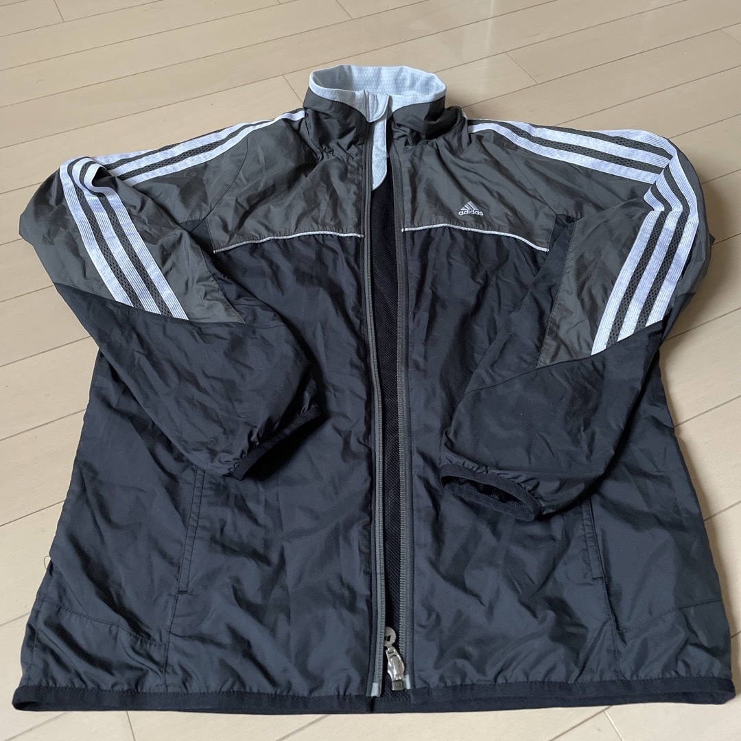 adidas(アディダス)の美品　adidas レディース　シャカシャカ　ジップ　アウター スポーツ/アウトドアのランニング(ウェア)の商品写真