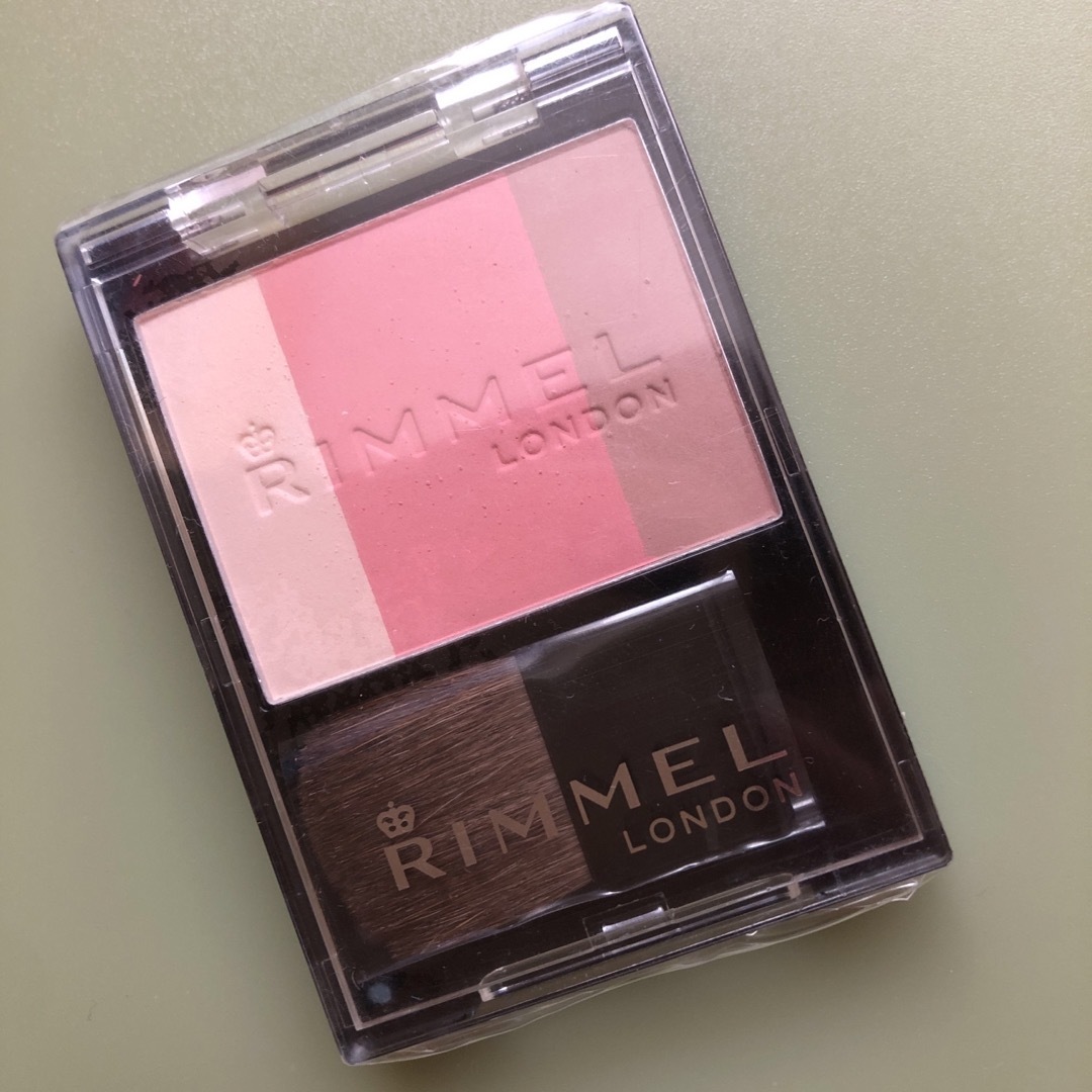 RIMMEL(リンメル)の未使用品  リンメル フェイスカラー  009・010 コスメ/美容のベースメイク/化粧品(フェイスカラー)の商品写真