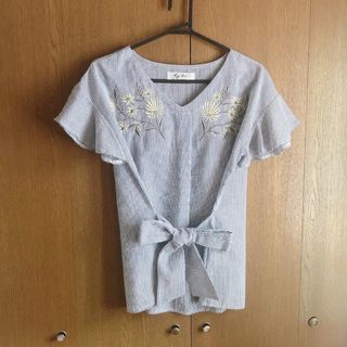 ミッシュマッシュ(MISCH MASCH)の【新品】刺繍 花柄 2way(シャツ/ブラウス(半袖/袖なし))