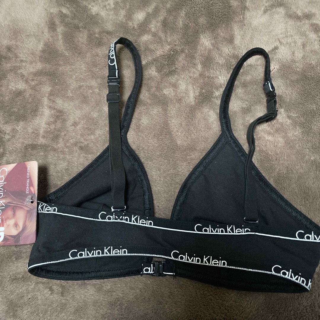 Unlined Triangle Bra / Calvin Klein 1