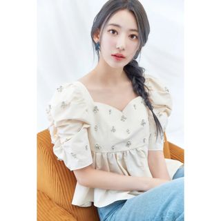 【23AW】LILY BROWN ビジューブラウス 未使用品