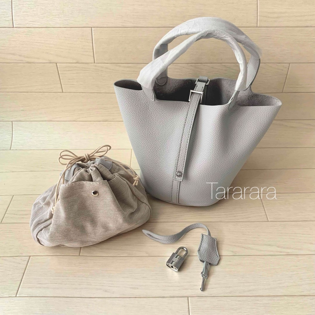 ●leather bucket bag ライトグレーS●本革 レディースのバッグ(トートバッグ)の商品写真