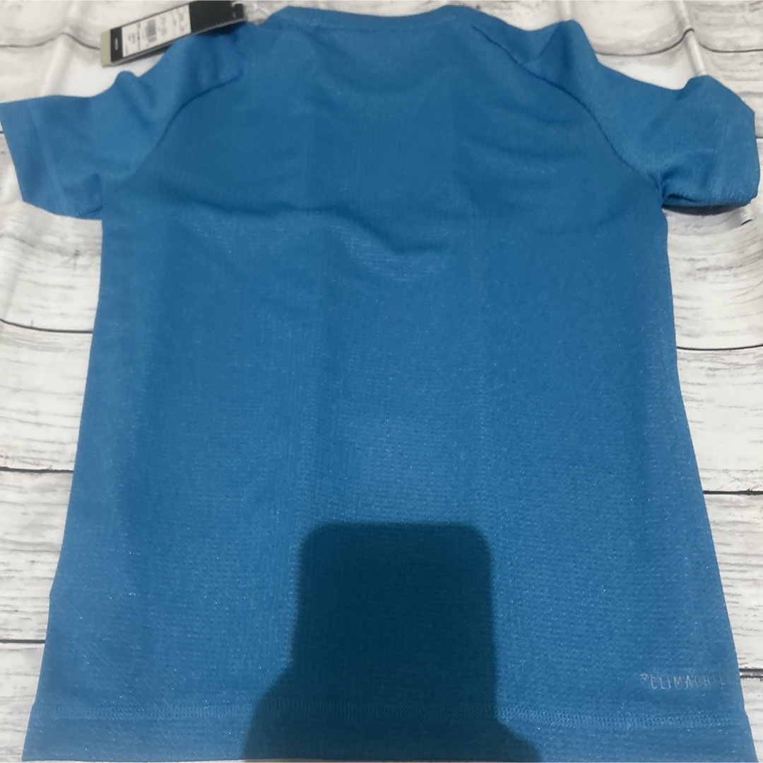 adidas(アディダス)のアディダス　Tシャツ　ブルー　CLIMACHILL 130 新品 キッズ/ベビー/マタニティのキッズ服男の子用(90cm~)(Tシャツ/カットソー)の商品写真