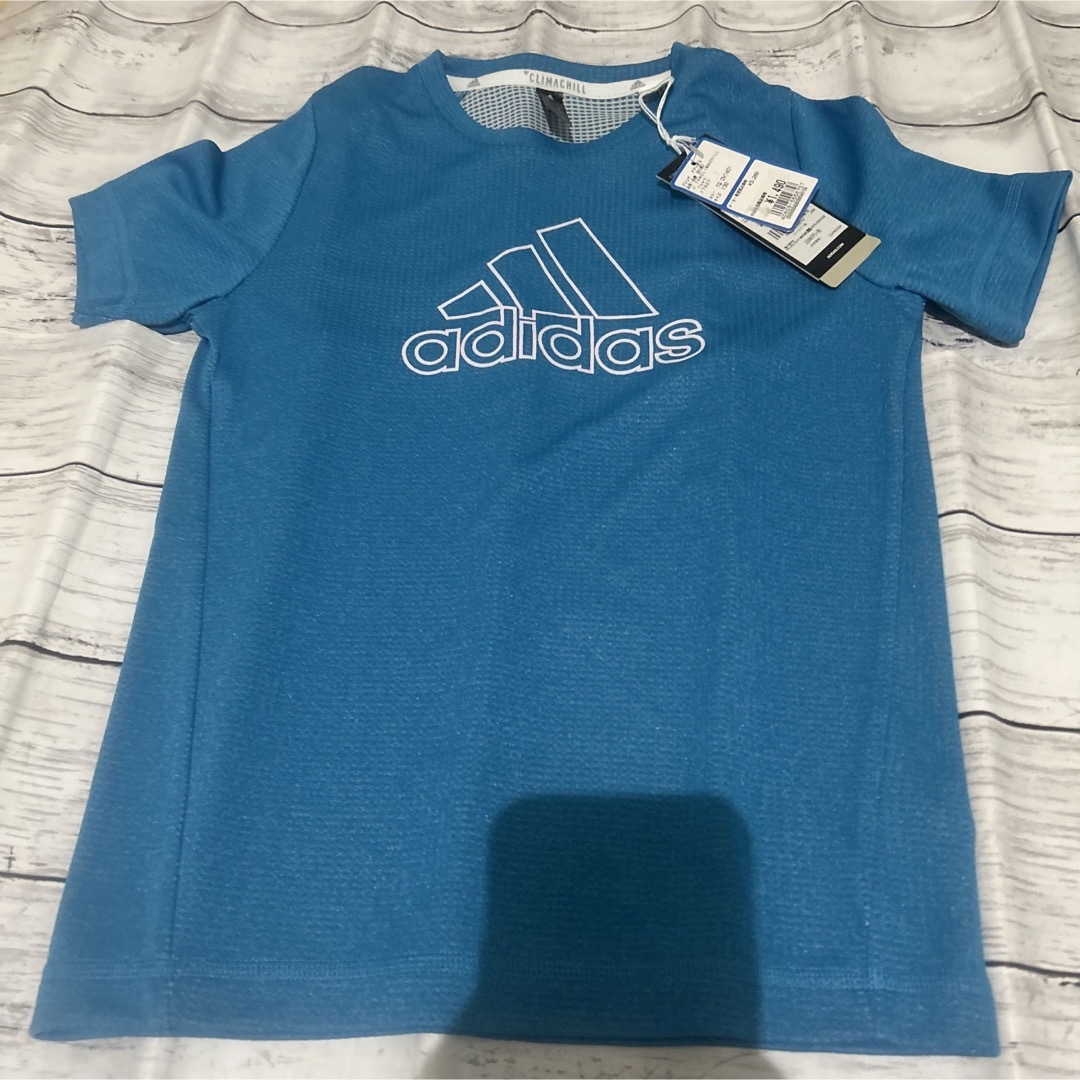 adidas(アディダス)のアディダス　Tシャツ　ブルー　CLIMACHILL 130 新品 キッズ/ベビー/マタニティのキッズ服男の子用(90cm~)(Tシャツ/カットソー)の商品写真