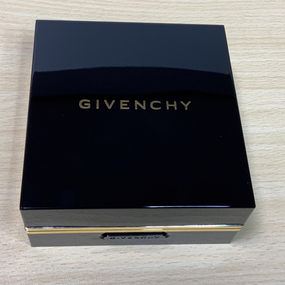 GIVENCHY(ジバンシィ)のGIVENCHY メイクパレット コスメ/美容のキット/セット(コフレ/メイクアップセット)の商品写真