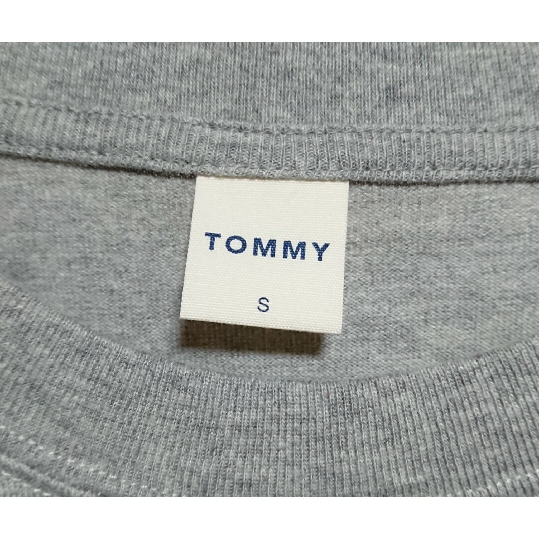 TOMMY(トミー)のTOMMY  Tシャツ グレー メンズのトップス(Tシャツ/カットソー(半袖/袖なし))の商品写真