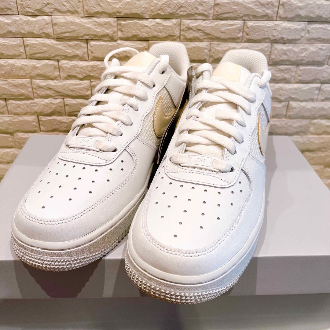 NIKE - エア フォース1 ベージュ DJ9945-100 24cmの通販 by panna23's
