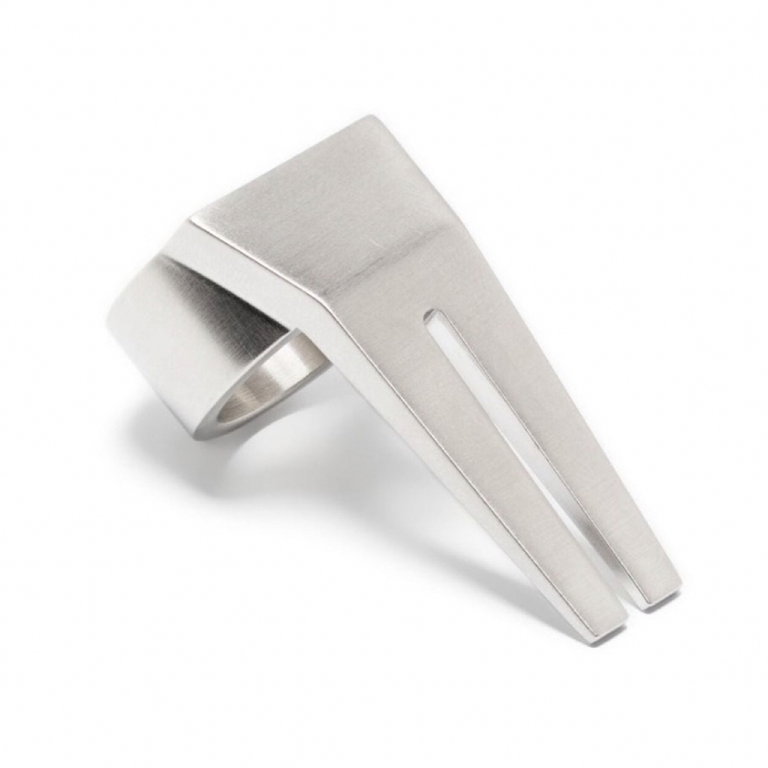 Rick Owens(リックオウエンス)の新品未使用 RICK OWENS OPEN TRUNK RING 54 メンズのアクセサリー(リング(指輪))の商品写真