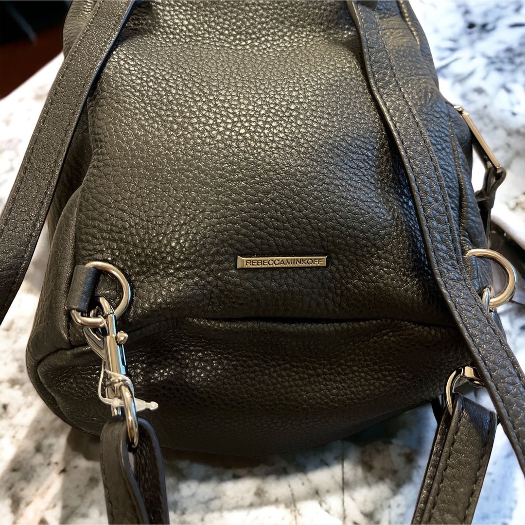 新品、未使用レベッカミンコフ(URI MINKOFF)レザーリュックブラック