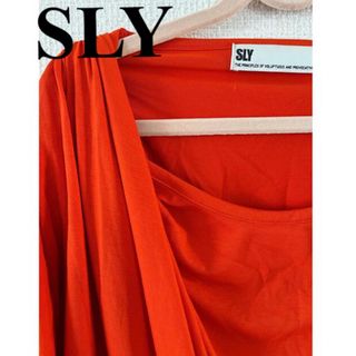 スライ(SLY)のSLY スライ　ワンピース　オープンショルダー　オレンジ(ミニワンピース)