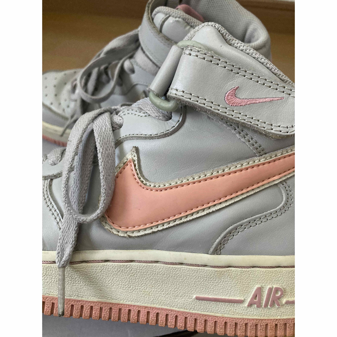 NIKE(ナイキ)のNike AIRFORCE1 エアフォース1 MID レディースの靴/シューズ(スニーカー)の商品写真