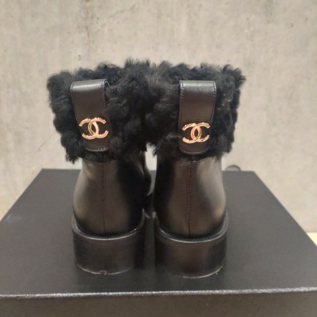 CHANEL(シャネル)のシャネル ショートブーツ レディースの靴/シューズ(ブーツ)の商品写真