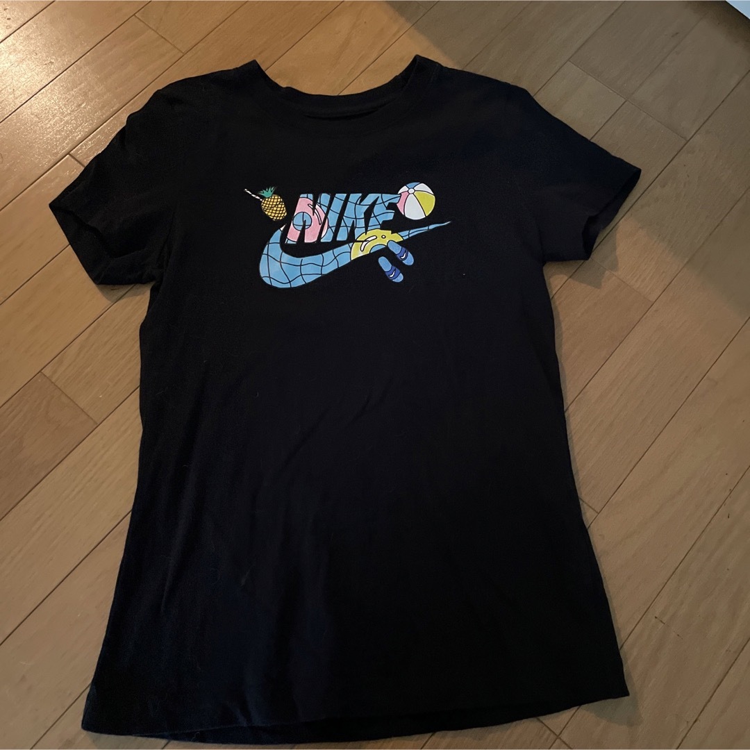 NIKE(ナイキ)のナイキ　Tシャツ　夏　サイズS レディースのトップス(Tシャツ(半袖/袖なし))の商品写真