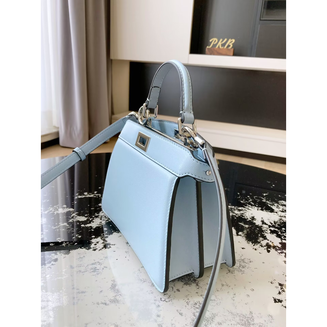 極美品 FENDI フェンディミニピーカブーバッグ | angeloawards.com