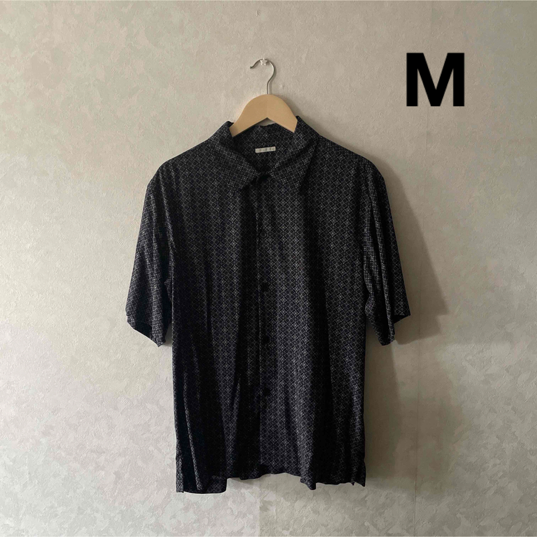 GU(ジーユー)のGU メンズ リラックスフィットシャツ(5分袖) コモン柄 Mサイズ メンズのトップス(シャツ)の商品写真