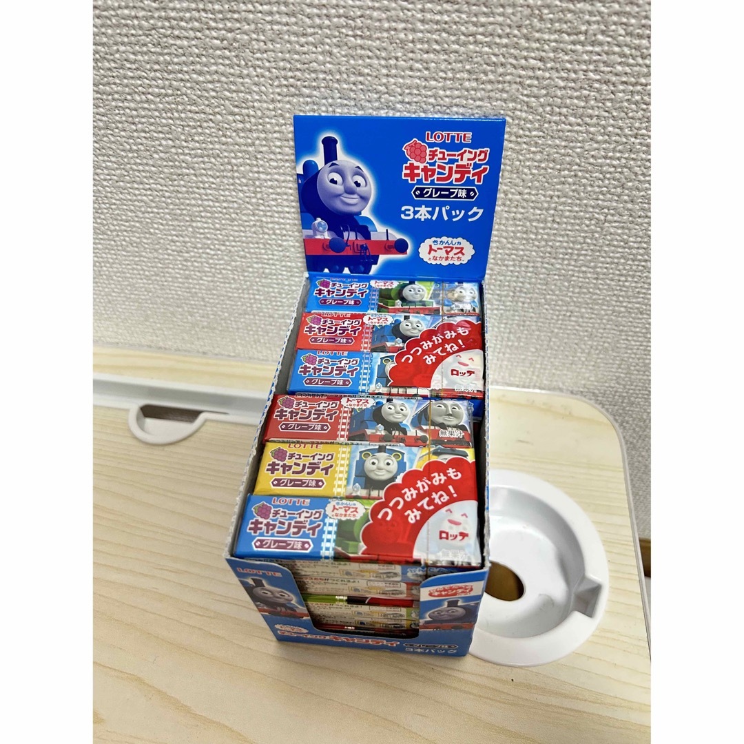 トーマスガム　30本　セット 食品/飲料/酒の食品(菓子/デザート)の商品写真