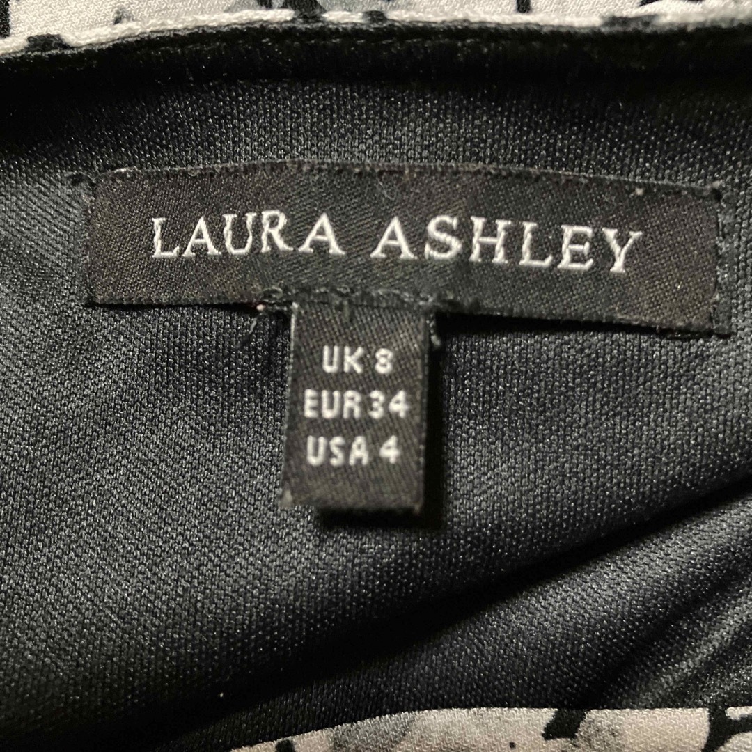 LAURA ASHLEY(ローラアシュレイ)のローラアシュレイワンピース レディースのワンピース(ひざ丈ワンピース)の商品写真