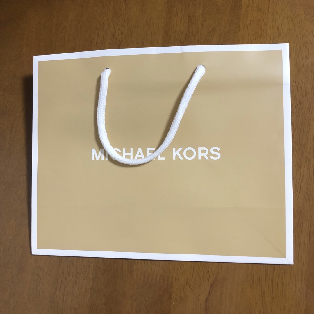 Michael Kors(マイケルコース)の【匿名配送】マイケルコース　ショッパー　紙袋　ショップバッグ　 レディースのバッグ(ショップ袋)の商品写真