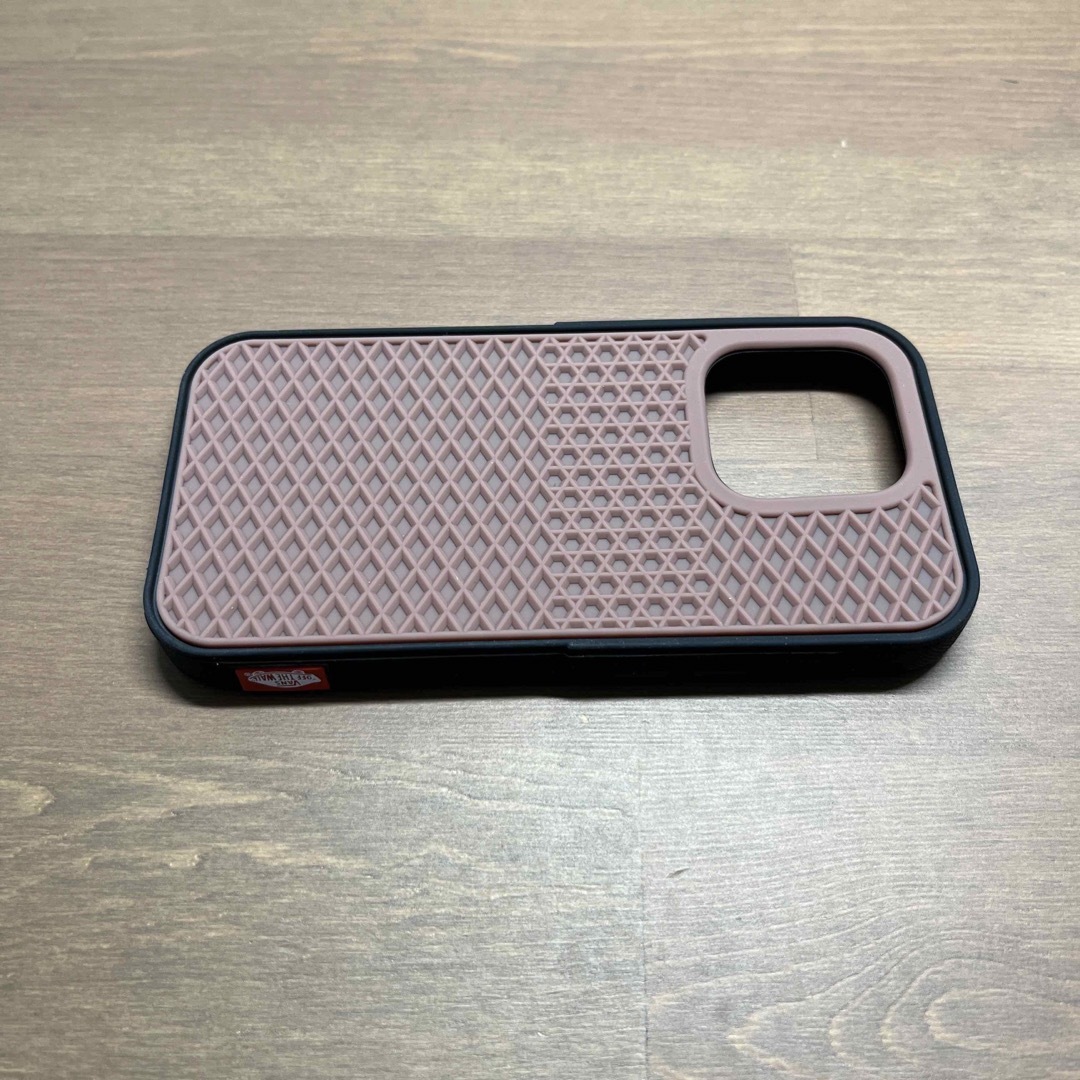 VANS(ヴァンズ)の　【新入荷】iPhone 14pro ケース vans バンズ スマホ/家電/カメラのスマホアクセサリー(iPhoneケース)の商品写真