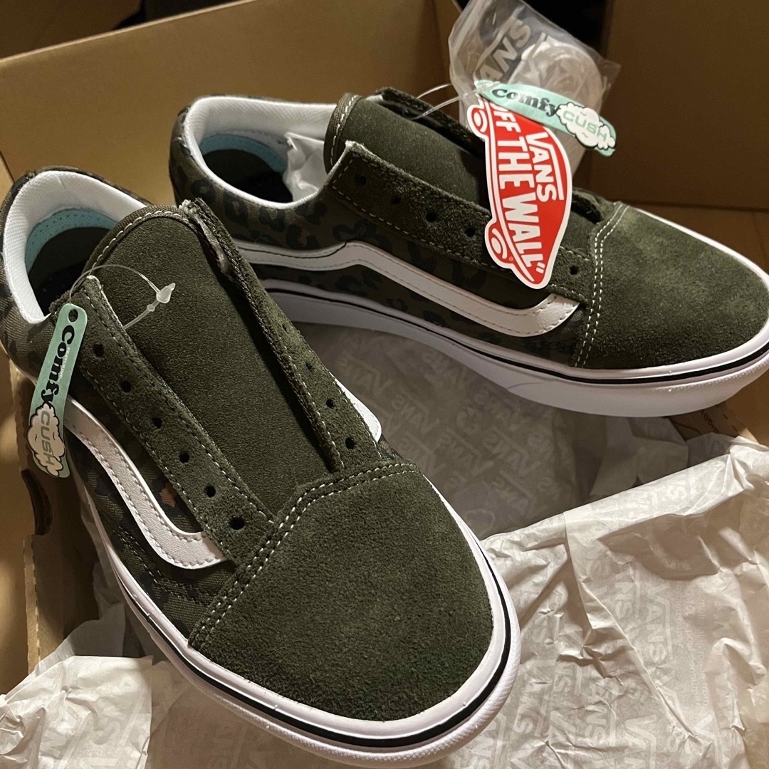 VANS(ヴァンズ)の【新品 未使用】25.0cm Rose bad x Vansスニーカー レディースの靴/シューズ(スニーカー)の商品写真