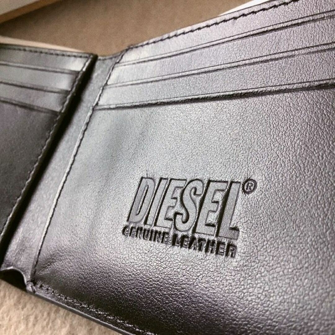 新品　ディーゼル　DIESEL メンズ　小銭入れ付き　二つ折り財布