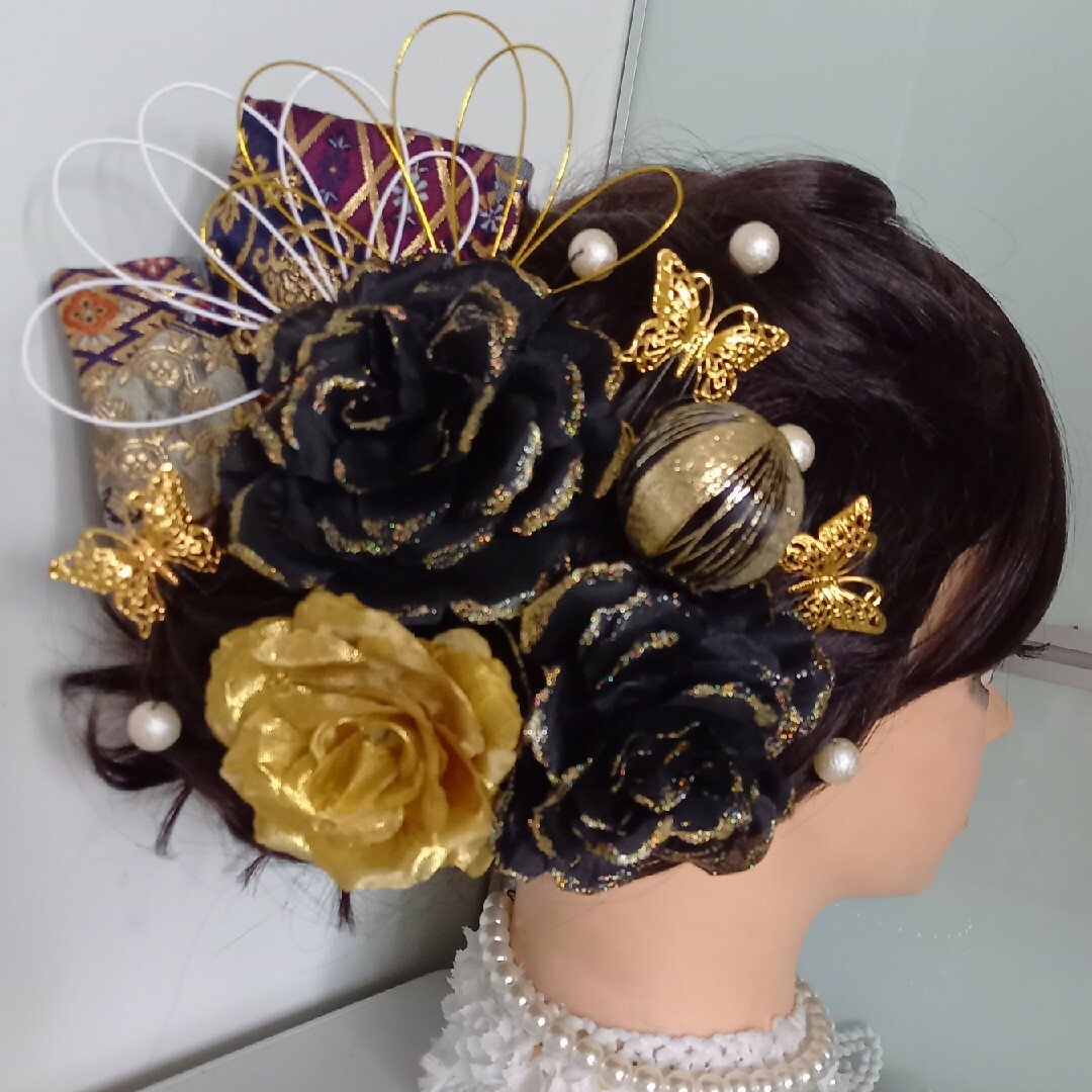 黒×ゴールドの髪飾り 蝶々 成人式 結婚式 和装に | フリマアプリ ラクマ