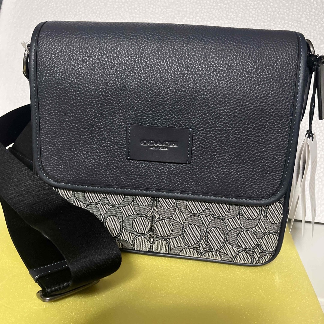 COACH(コーチ)のCOACHメンズバック メンズのバッグ(ショルダーバッグ)の商品写真