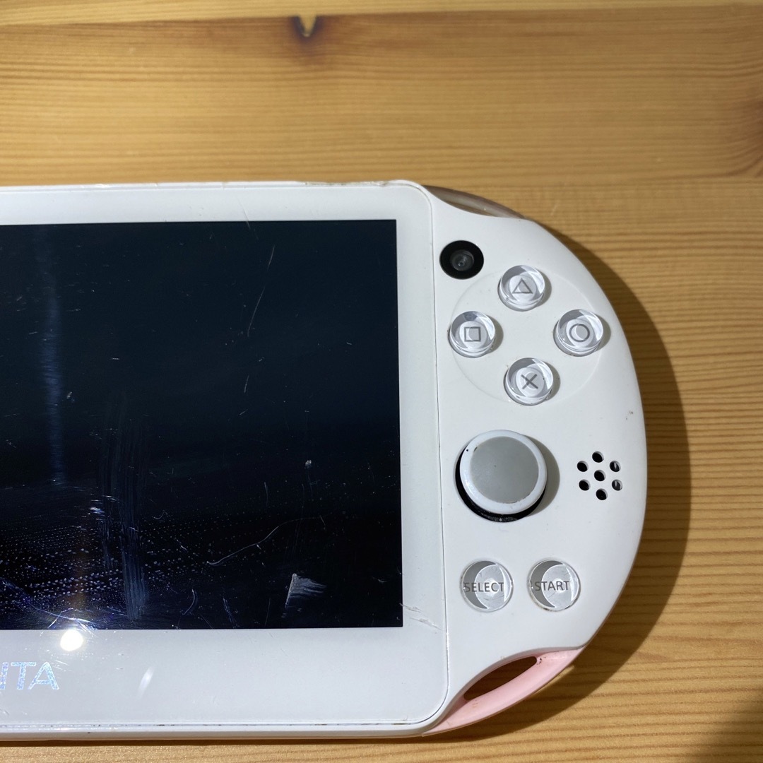 PlayStation®Vita PCH-2000ライトピンク/ホワイトジャンクの通販 by と