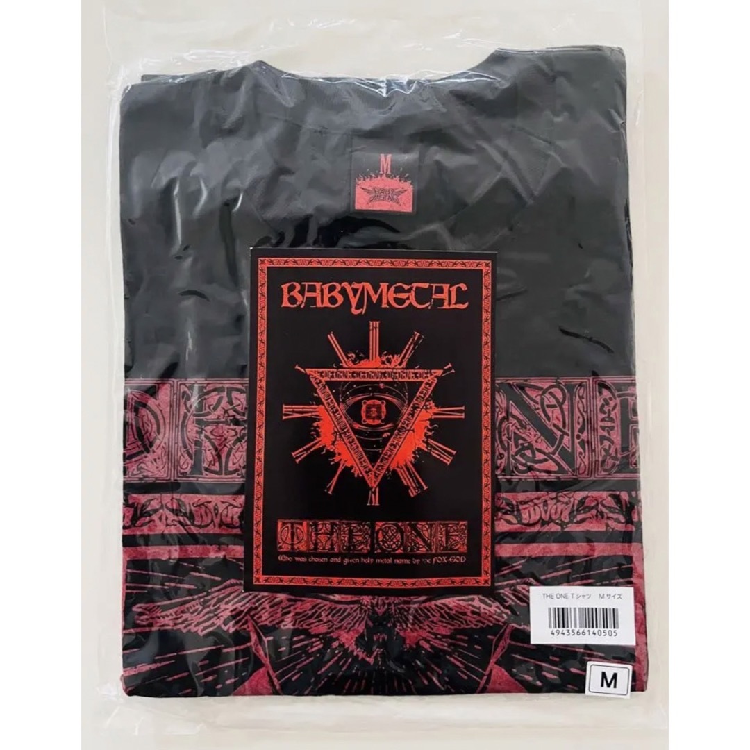 BABYMETAL【新品・未開封】THE ONE「Tシャツ M」＆「洗礼の証」 エンタメ/ホビーのタレントグッズ(アイドルグッズ)の商品写真