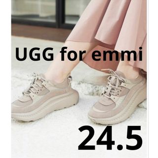UGG(スニーカー ・ ベージュ系)のフリマアイテム一覧 UGG(スニーカー ・ ベージュ系)のフリマアイテム一覧