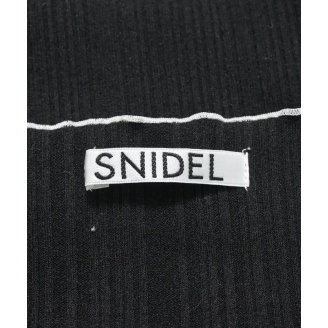SNIDEL(スナイデル)のSNIDEL スナイデル Tシャツ・カットソー ONE 黒 【古着】【中古】 レディースのトップス(カットソー(半袖/袖なし))の商品写真