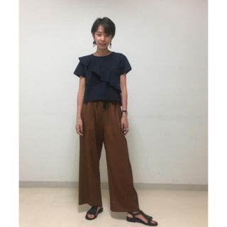 デミルクスビームス(Demi-Luxe BEAMS)のデミルクスビームス◆アシンメトリーラッフルプルオーバー斜め切替えTシャツ(カットソー(半袖/袖なし))