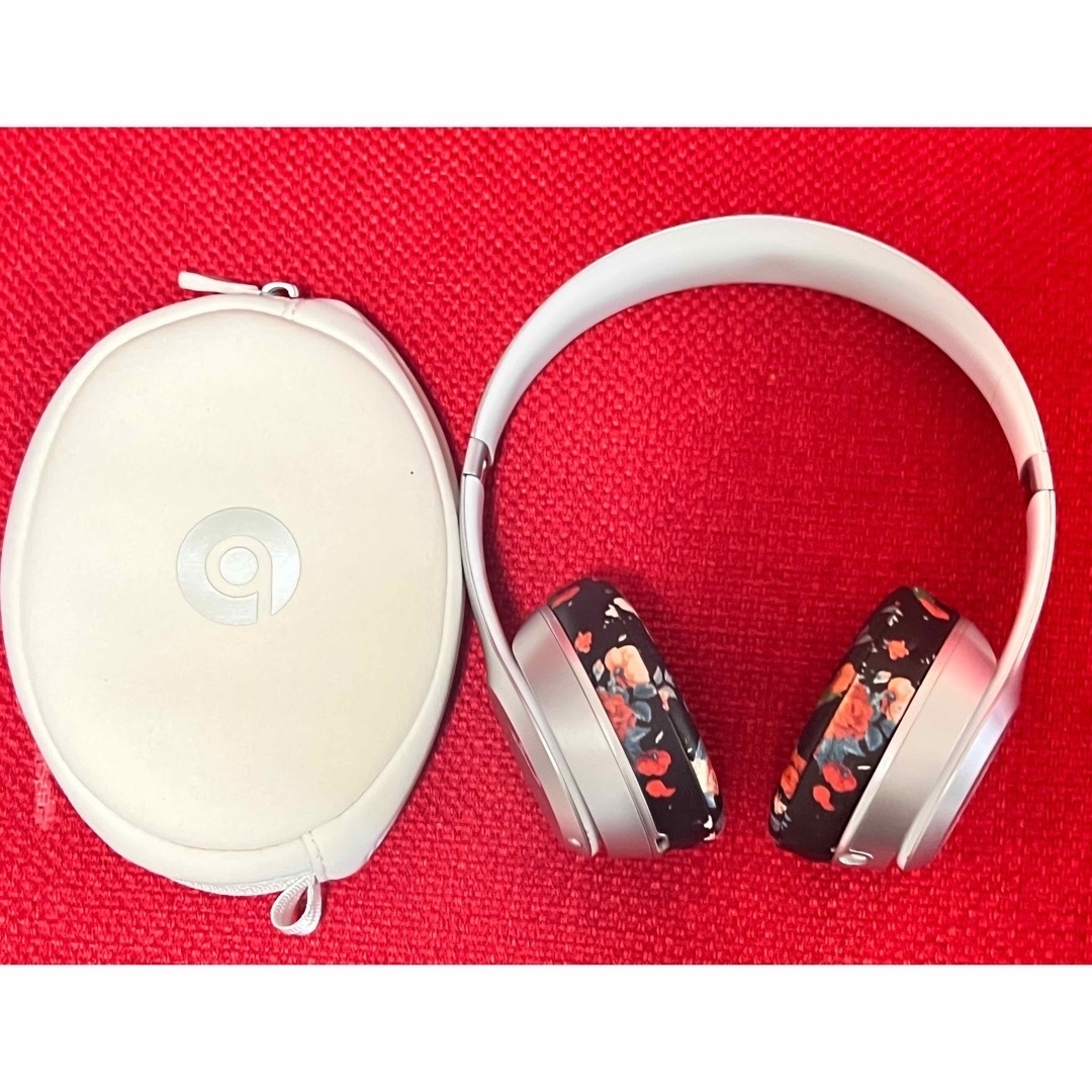 美品】Beats Solo Wirelessワイヤレスヘッドホン 花柄の通販 by 美品】Beats Solo Wirelessワイヤレスヘッドホン 花柄の通販 by