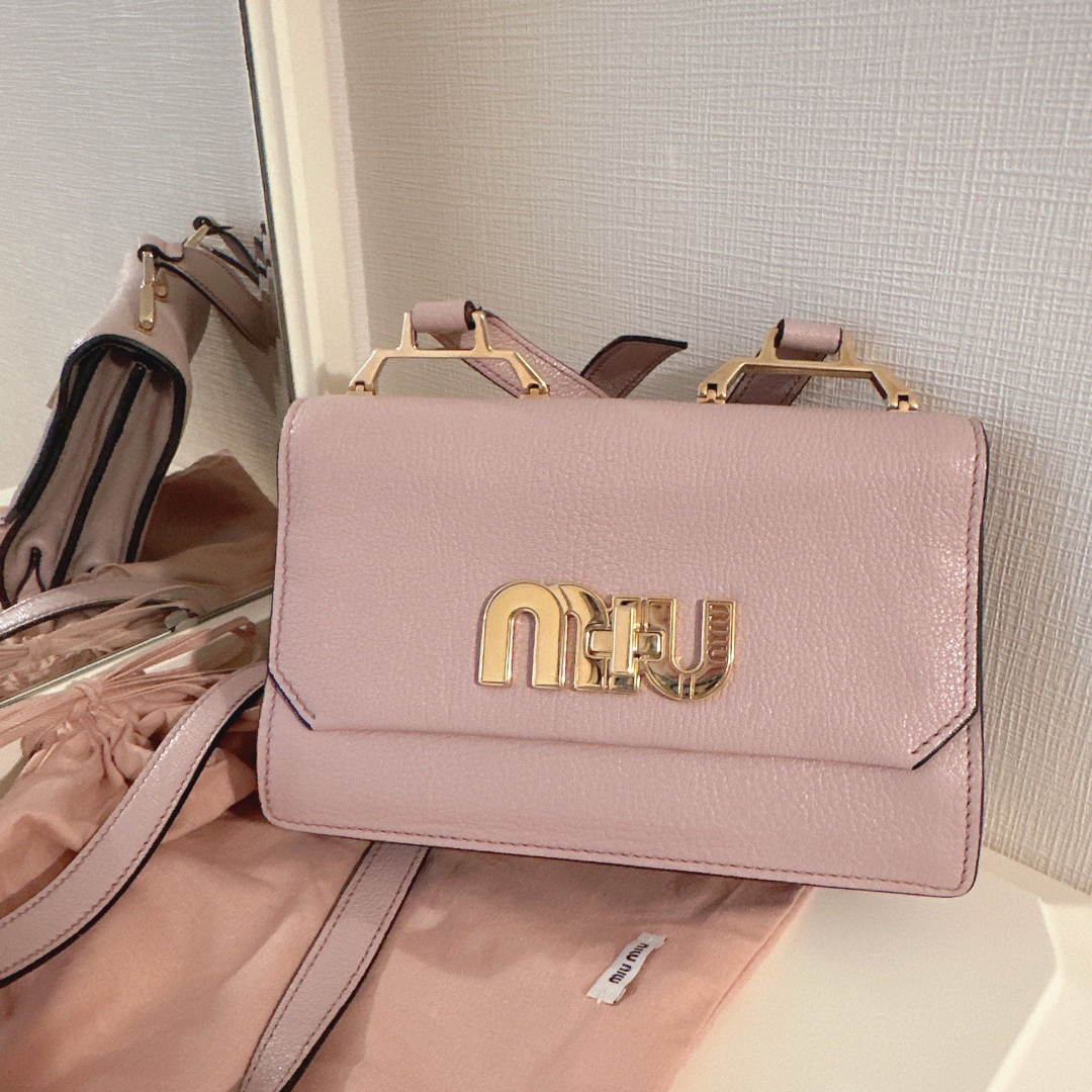 miumiu(ミュウミュウ)のmiumiu♡マドラスショルダーバッグ レディースのバッグ(ショルダーバッグ)の商品写真