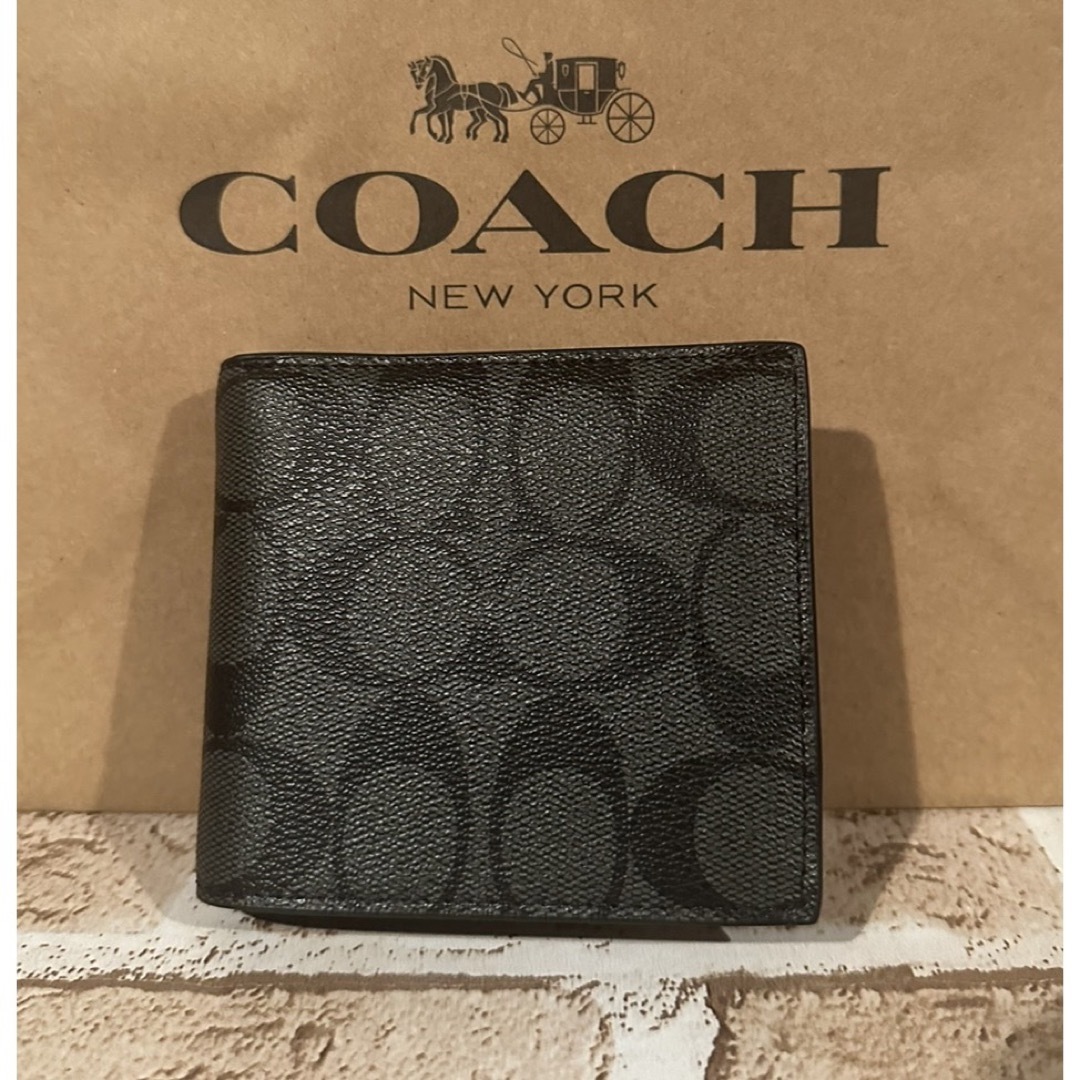 COACH(コーチ)のcoach シグネチャーブラック　折財布　プレゼント　メンズ メンズのファッション小物(折り財布)の商品写真