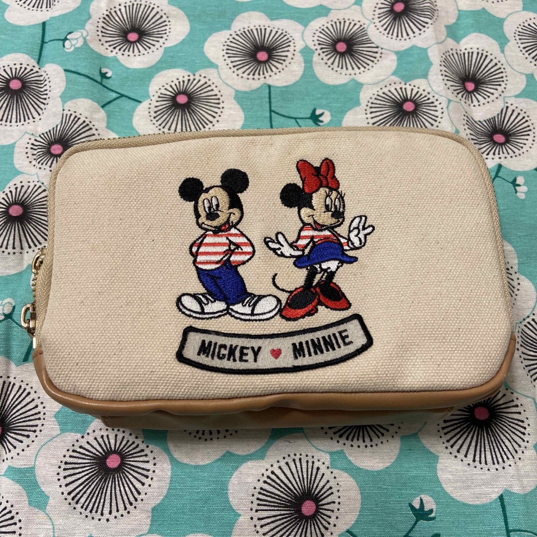 Disney(ディズニー)のお財布機能付きバック レディースのバッグ(ショルダーバッグ)の商品写真