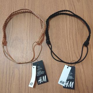 エイチアンドエム(H&M)の送料込み　新品タグ付き　Ｈ＆Ｍ　ヘアバンド　２色セット(ヘアバンド)