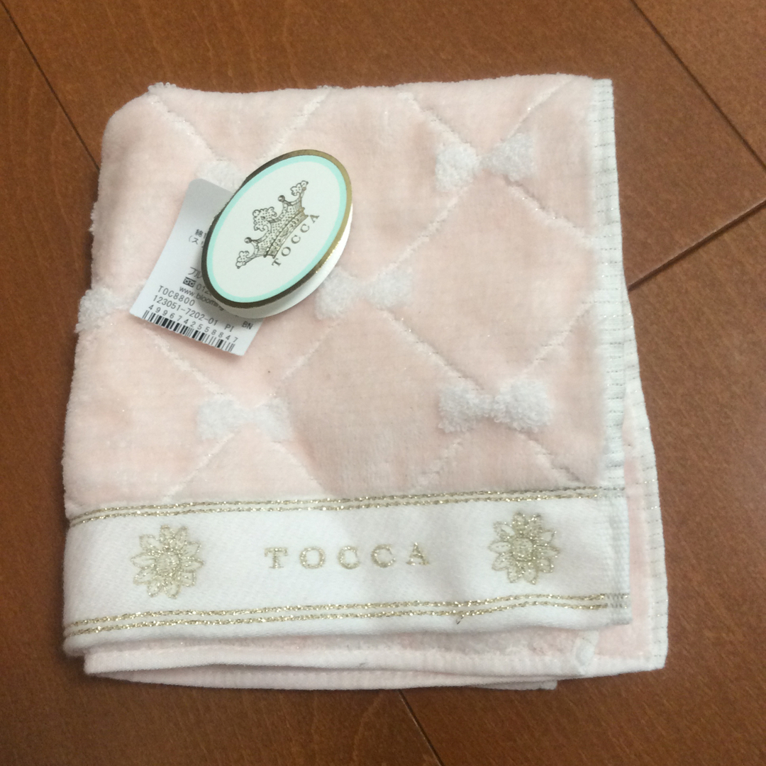 TOCCA(トッカ)のTOCCA ハンドタオル 新品 未使用 薄ピンク色 レディースのファッション小物(ハンカチ)の商品写真