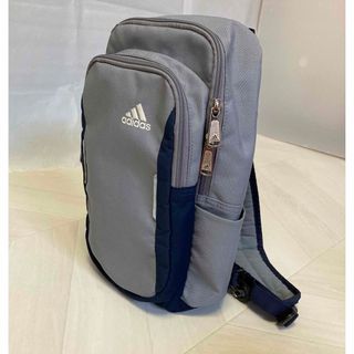 アディダス(adidas)のアディダス adidas  ワンショルダーバッグ　ボディバック　斜めがけ　縦型(ショルダーバッグ)