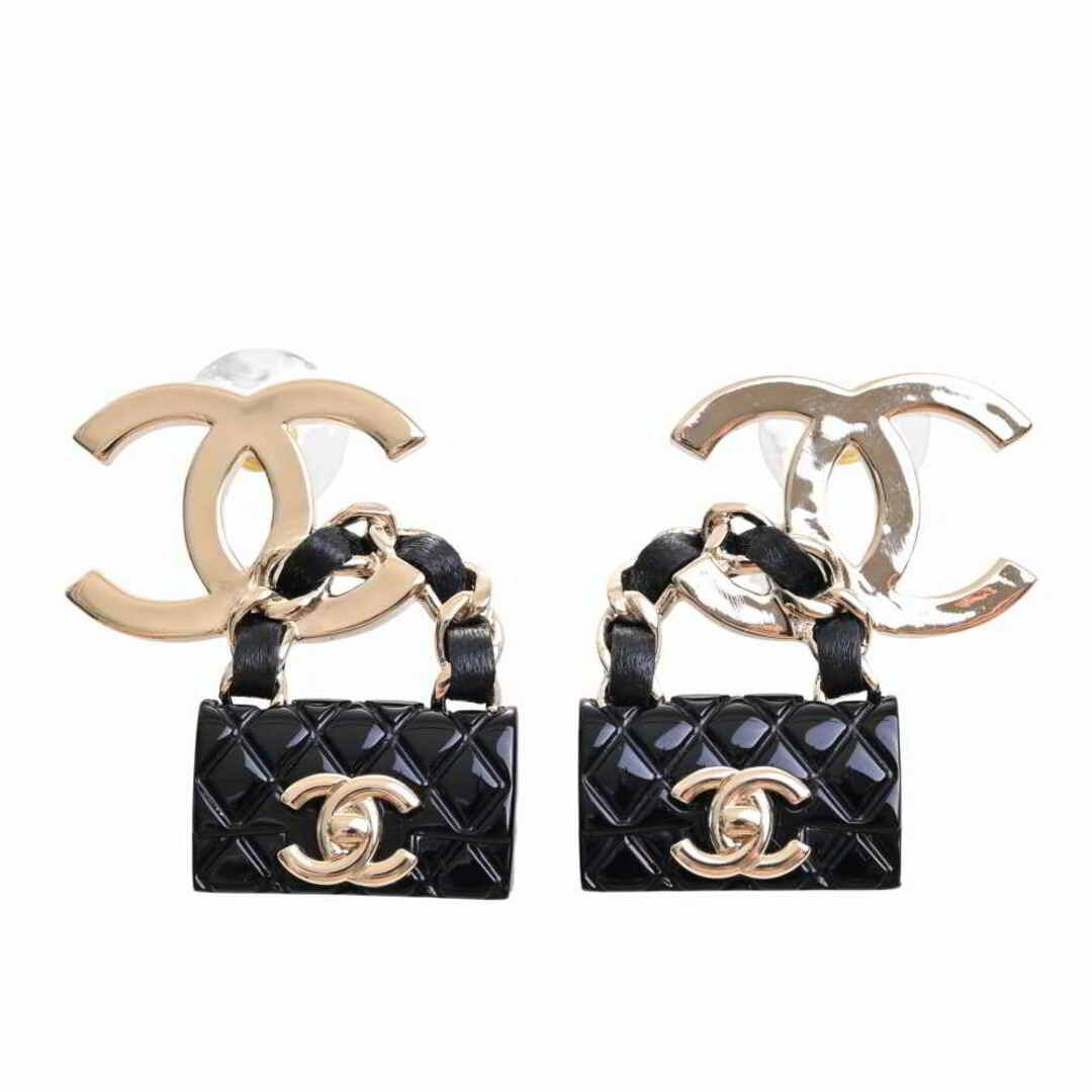 CHANEL - 【中古】CHANEL シャネル マトラッセバッグモチーフ ココ