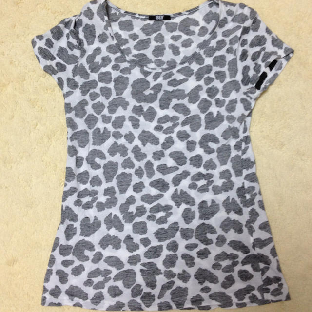SLY(スライ)のヒョウ柄カットソー💕 レディースのトップス(Tシャツ(半袖/袖なし))の商品写真