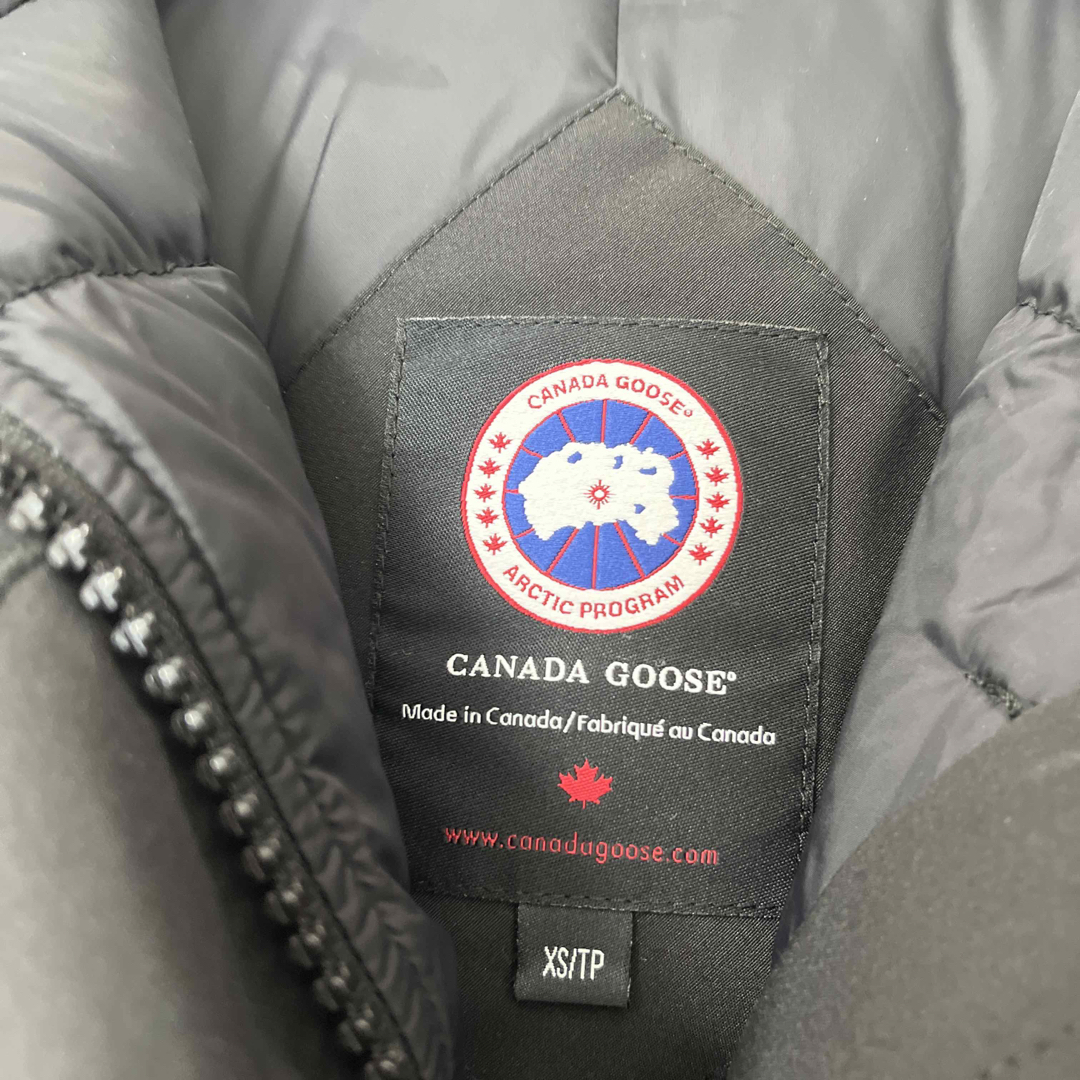 CANADA GOOSE(カナダグース)のカナダグース XS/TP   2月12日までお値下げ レディースのジャケット/アウター(ダウンジャケット)の商品写真