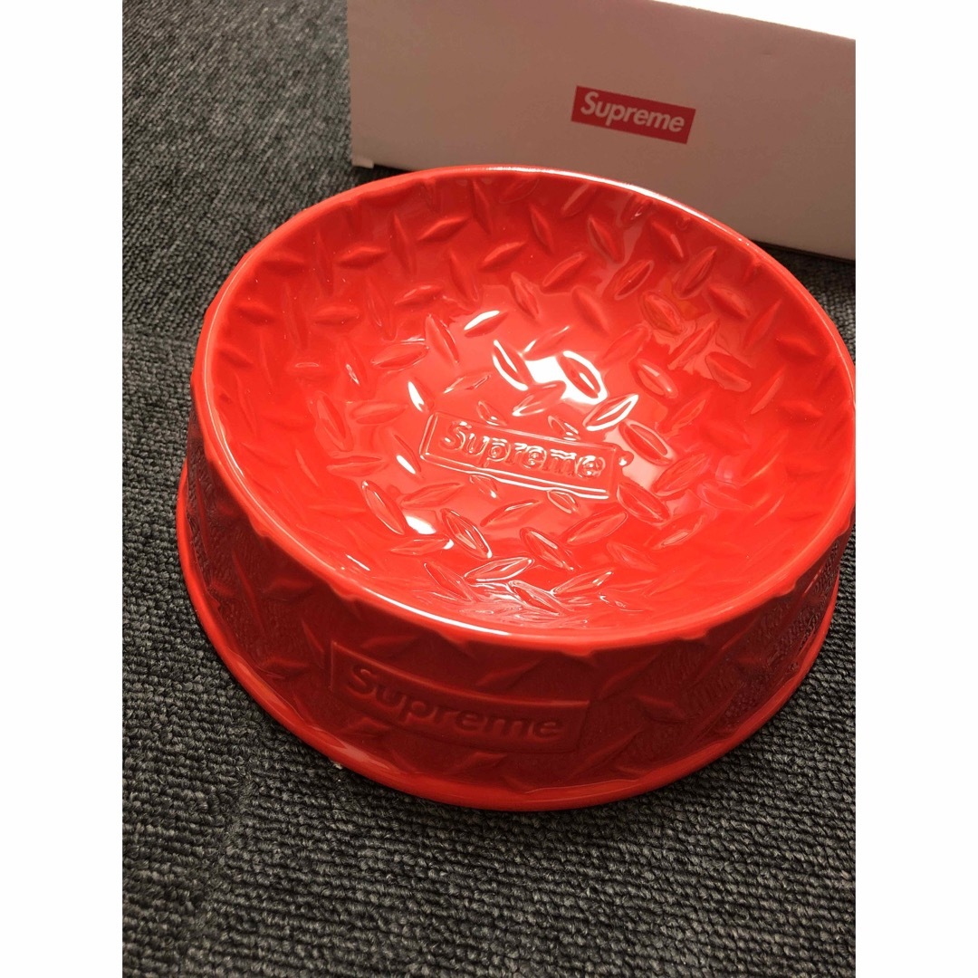 新品Supreme Diamond Plate Dog Bowl boneセット-