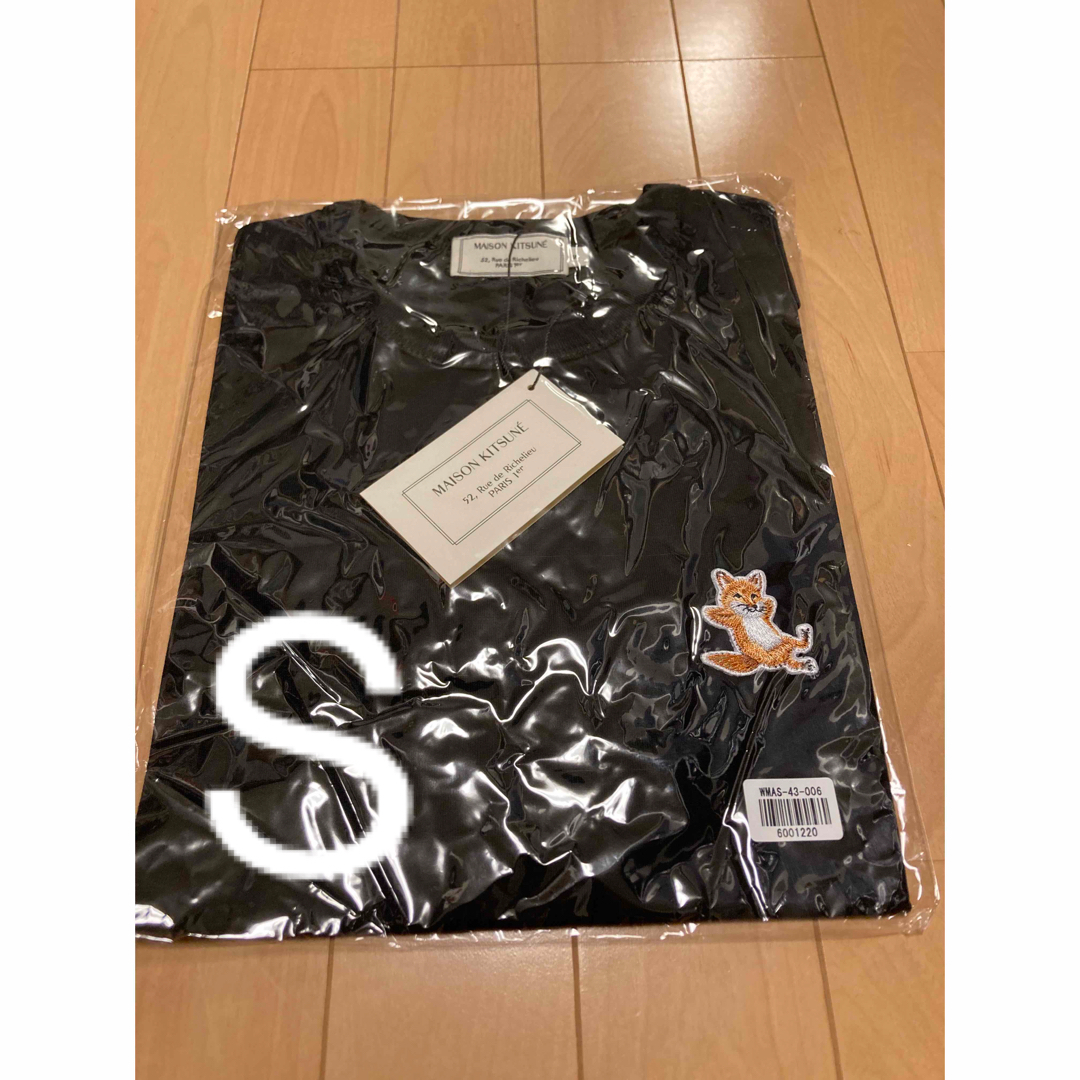 MAISON KITSUNE'(メゾンキツネ)の⑦ S メゾンキツネ　チラックスフォックス　Tシャツ　黒 レディースのトップス(Tシャツ(半袖/袖なし))の商品写真