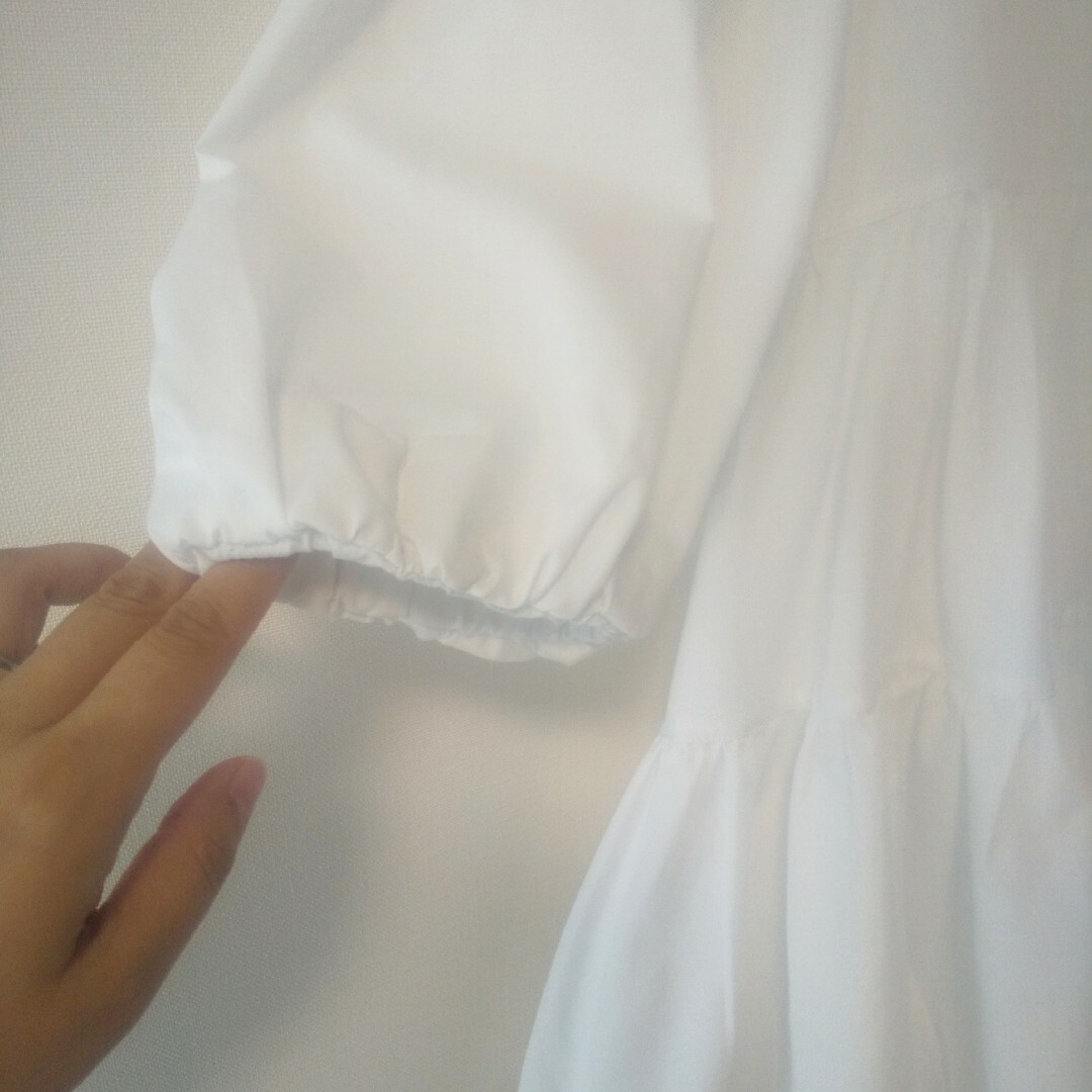 mite ミテ ティアードパフスリーブブラウス ホワイト F レディースのトップス(シャツ/ブラウス(半袖/袖なし))の商品写真