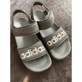 アディダス(adidas)のadidas サンダル　21cm(サンダル)